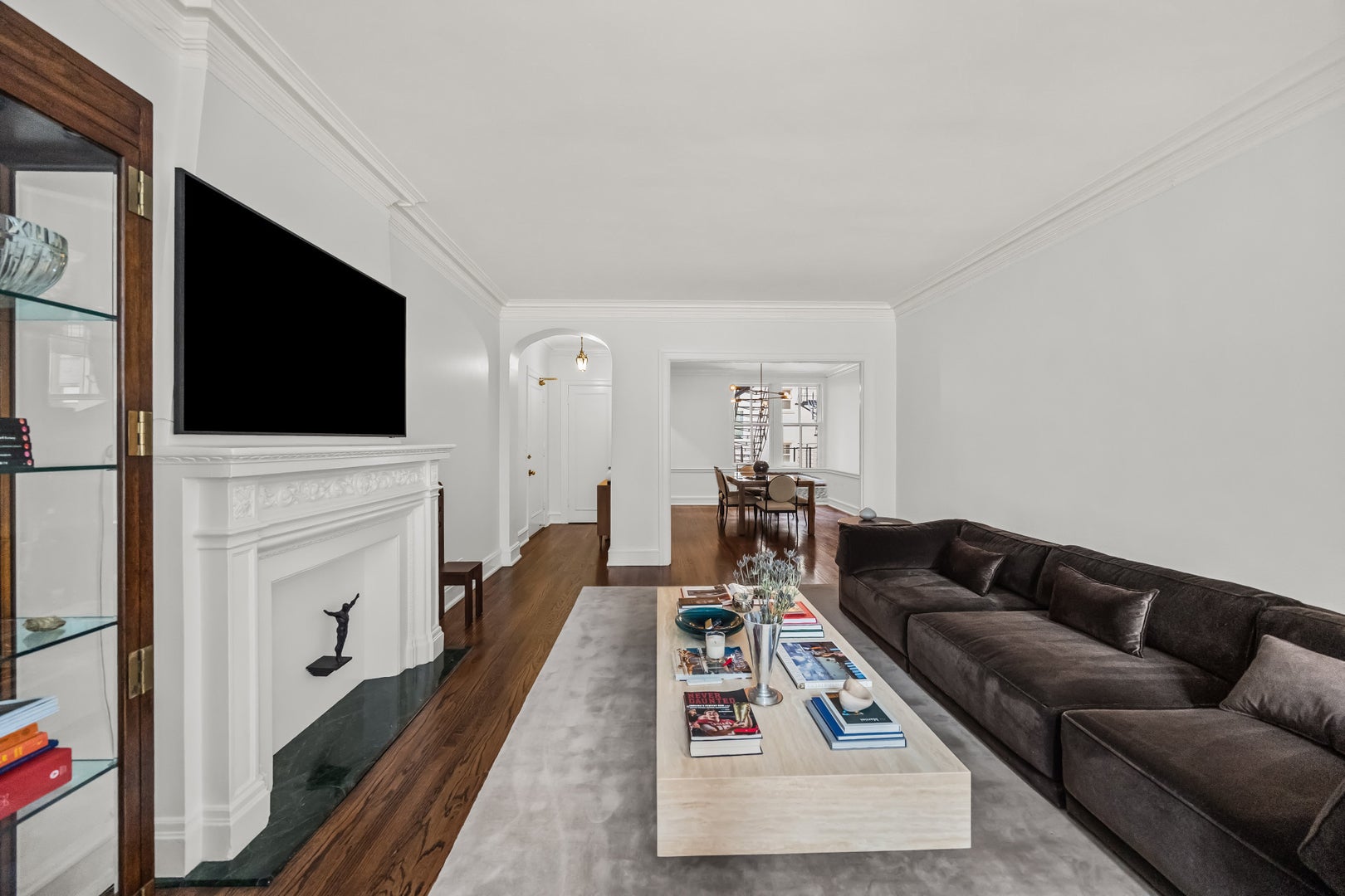 3300 N Lake Shore Drive 8D