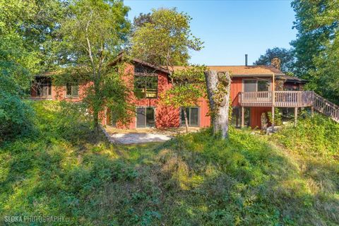 Tiny photo for 124 Deepwood Road, Barrington Hills, IL 60010 (MLS # 12482869)