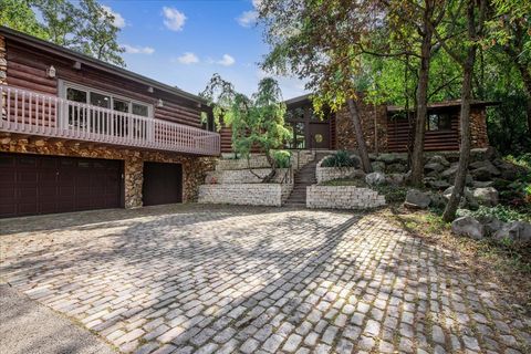 Photo of 124 Deepwood Road, Barrington Hills, IL 60010 (MLS # 12482869)