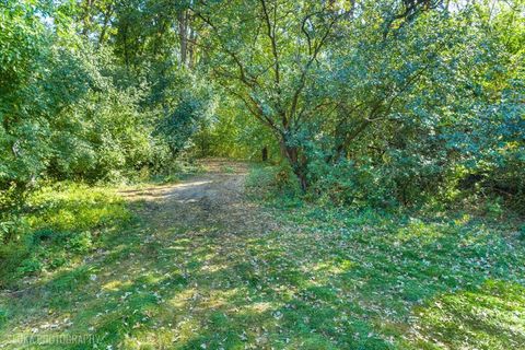 Tiny photo for 124 Deepwood Road, Barrington Hills, IL 60010 (MLS # 12482869)