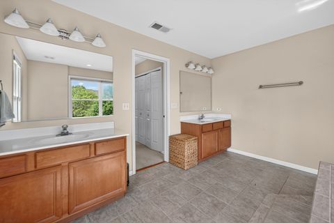 Tiny photo for 5701 CARIBOU Lane, Hoffman Estates, IL 60192 (MLS # 12663626)