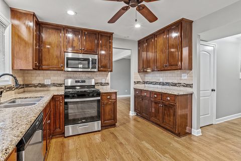 Tiny photo for 230 Essex Lane, New Lenox, IL 60451 (MLS # 12488938)