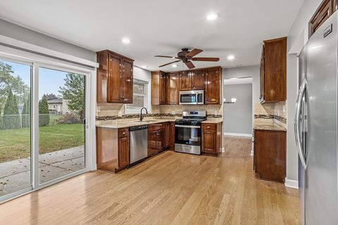 Tiny photo for 230 Essex Lane, New Lenox, IL 60451 (MLS # 12488938)