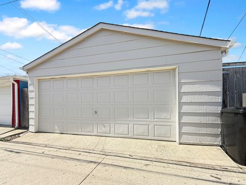 Tiny photo for 5639 N MAJOR Avenue, Chicago, IL 60646 (MLS # 12617680)