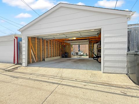 Tiny photo for 5639 N MAJOR Avenue, Chicago, IL 60646 (MLS # 12617680)