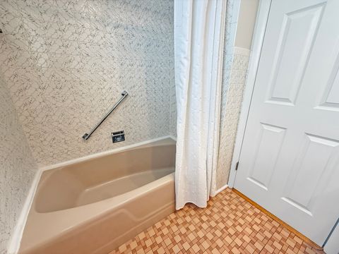 Tiny photo for 5639 N MAJOR Avenue, Chicago, IL 60646 (MLS # 12617680)