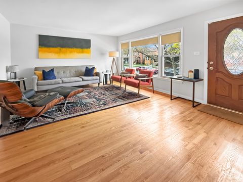 Tiny photo for 5639 N MAJOR Avenue, Chicago, IL 60646 (MLS # 12617680)