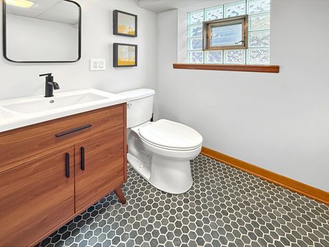 Tiny photo for 5639 N MAJOR Avenue, Chicago, IL 60646 (MLS # 12617680)