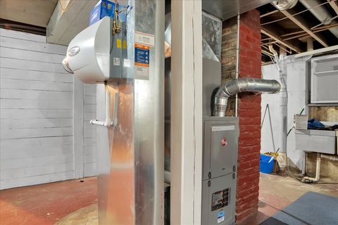 Tiny photo for 257 W Illinois Avenue, Aurora, IL 60506 (MLS # 12606000)