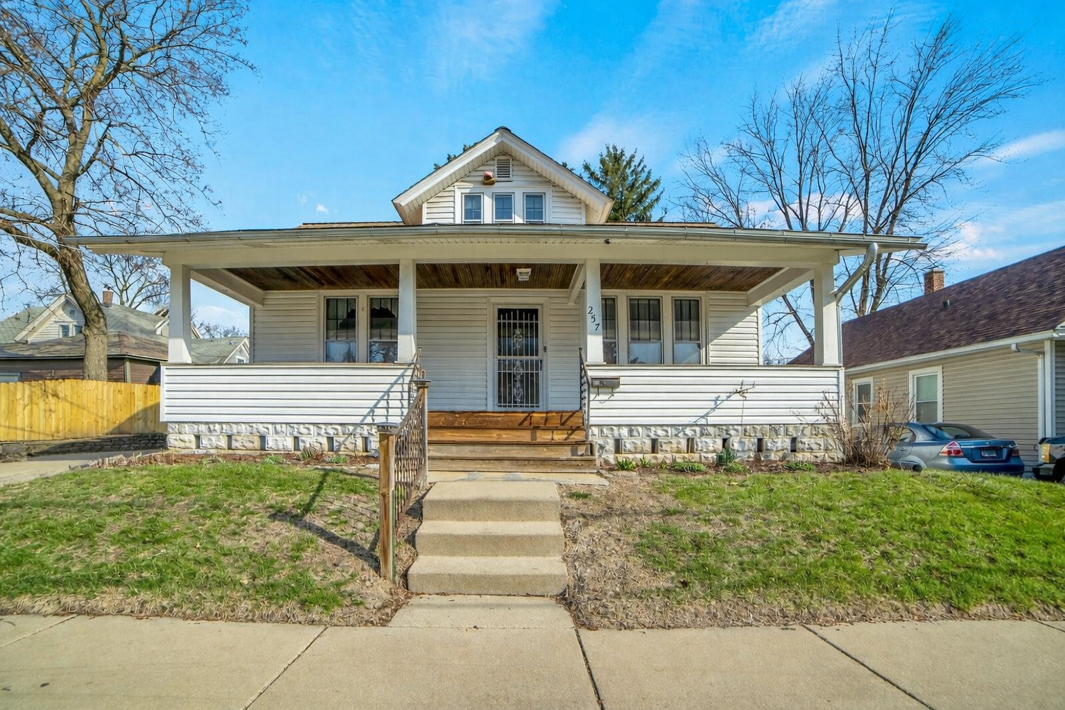 257 W Illinois Avenue