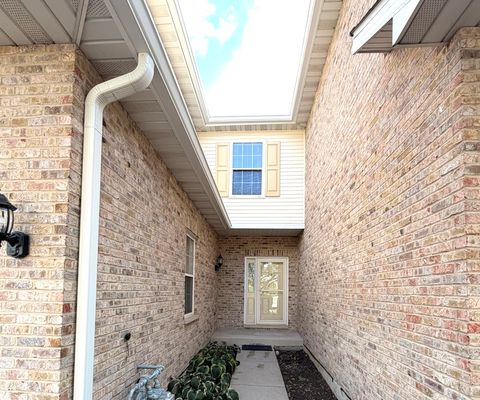 Tiny photo for 20 Lily Court, Bolingbrook, IL 60440 (MLS # 12390508)