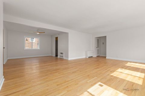 Tiny photo for 7355 N Ridge Boulevard #2A, Chicago, IL 60645 (MLS # 12595844)