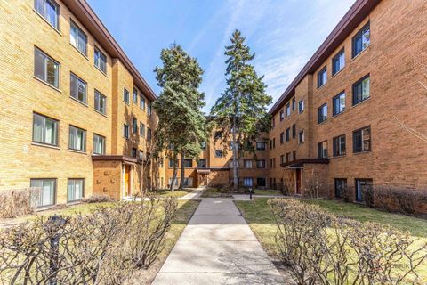 Tiny photo for 7355 N Ridge Boulevard #2A, Chicago, IL 60645 (MLS # 12595844)