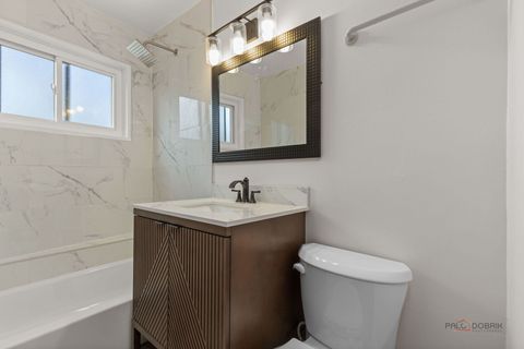 Tiny photo for 7355 N Ridge Boulevard #2A, Chicago, IL 60645 (MLS # 12595844)