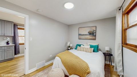 Tiny photo for 2701 S Hillock Avenue, Chicago, IL 60608 (MLS # 12517140)