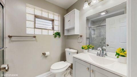 Tiny photo for 2701 S Hillock Avenue, Chicago, IL 60608 (MLS # 12517140)