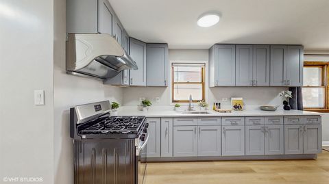 Tiny photo for 2701 S Hillock Avenue, Chicago, IL 60608 (MLS # 12517140)