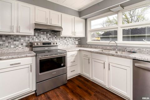 Tiny photo for 810 E MAIN Street, West Frankfort, IL 62896 (MLS # EB457624)