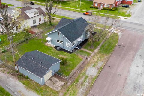 Tiny photo for 810 E MAIN Street, West Frankfort, IL 62896 (MLS # EB457624)