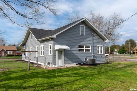 Tiny photo for 810 E MAIN Street, West Frankfort, IL 62896 (MLS # EB457624)