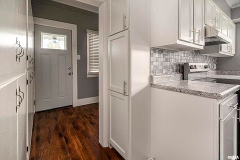 Tiny photo for 810 E MAIN Street, West Frankfort, IL 62896 (MLS # EB457624)