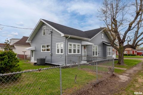 Tiny photo for 810 E MAIN Street, West Frankfort, IL 62896 (MLS # EB457624)