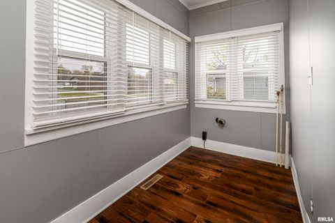 Tiny photo for 810 E MAIN Street, West Frankfort, IL 62896 (MLS # EB457624)