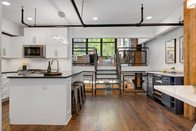 1000 W WASHINGTON Boulevard 148
