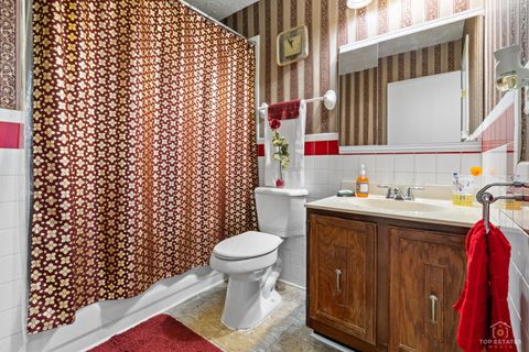 Tiny photo for 176 Appleby Drive, Glendale Heights, IL 60139 (MLS # 12618202)