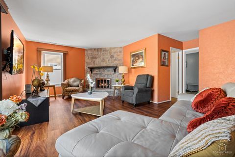 Tiny photo for 176 Appleby Drive, Glendale Heights, IL 60139 (MLS # 12618202)