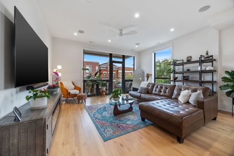 Tiny photo for 2116 W Chicago Avenue #3W, Chicago, IL 60622 (MLS # 12493878)