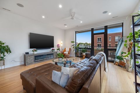 Tiny photo for 2116 W Chicago Avenue #3W, Chicago, IL 60622 (MLS # 12493878)