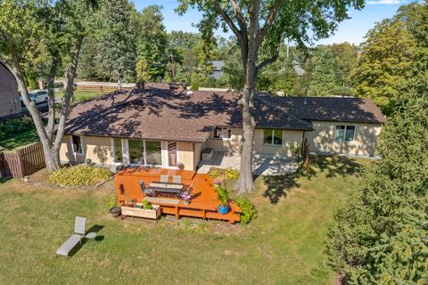 Tiny photo for 16280 W Woodbine Circle, Vernon Hills, IL 60061 (MLS # 12504517)