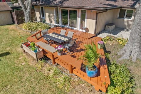 Tiny photo for 16280 W Woodbine Circle, Vernon Hills, IL 60061 (MLS # 12504517)