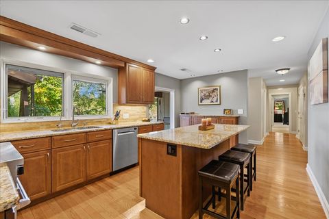 Tiny photo for 16280 W Woodbine Circle, Vernon Hills, IL 60061 (MLS # 12504517)