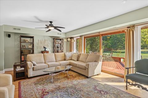 Tiny photo for 16280 W Woodbine Circle, Vernon Hills, IL 60061 (MLS # 12504517)