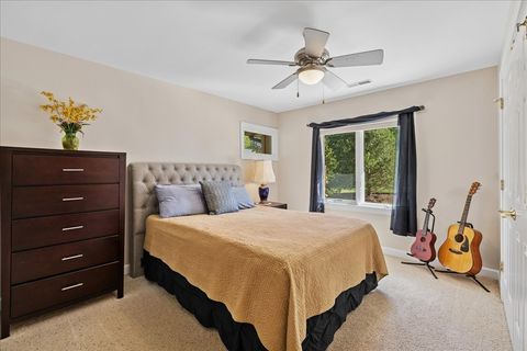 Tiny photo for 16280 W Woodbine Circle, Vernon Hills, IL 60061 (MLS # 12504517)