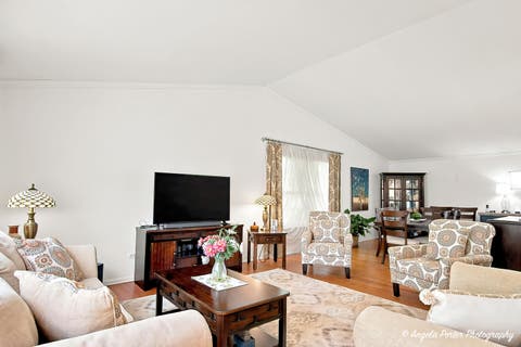 Tiny photo for 1940 Honey Locust Drive, Algonquin, IL 60102 (MLS # 12738768)
