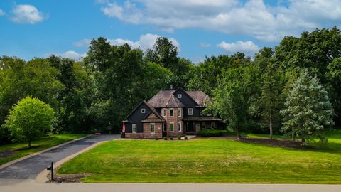 Photo of 63 Oak Creek Drive, Yorkville, IL 60560 (MLS # 12415774)