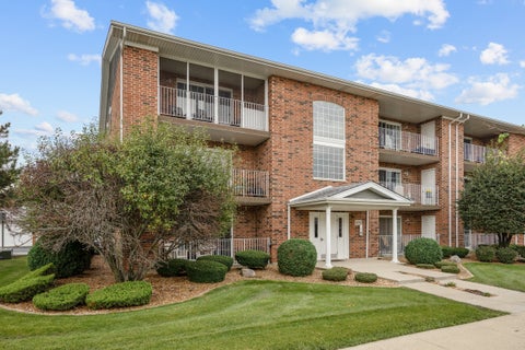 Photo of 6719 White Tail Lane #1E, Tinley Park, IL 60477 (MLS # 12735776)