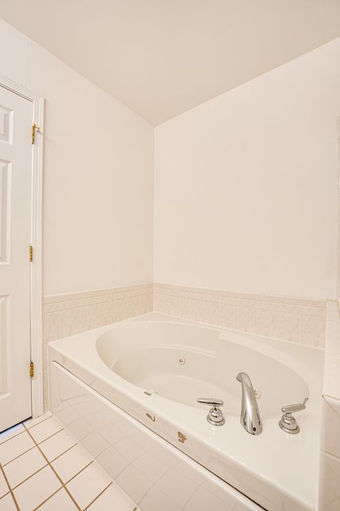 Tiny photo for 2963 SAGANASHKEE Lane #2963, Naperville, IL 60564 (MLS # 12505247)