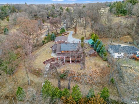 Tiny photo for 7216 VALLEY Drive, Bettendorf, IA 52722 (MLS # QC4269127)