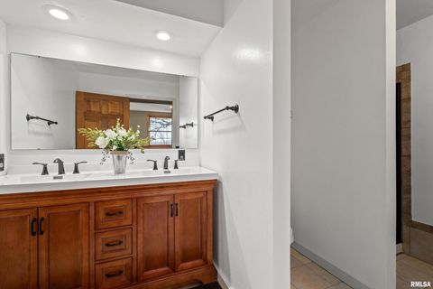 Tiny photo for 7216 VALLEY Drive, Bettendorf, IA 52722 (MLS # QC4269127)