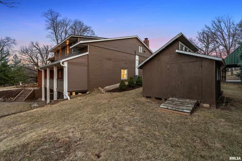 Tiny photo for 7216 VALLEY Drive, Bettendorf, IA 52722 (MLS # QC4269127)