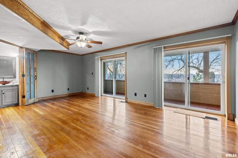 Tiny photo for 7216 VALLEY Drive, Bettendorf, IA 52722 (MLS # QC4269127)