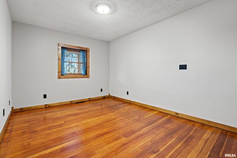 Tiny photo for 7216 VALLEY Drive, Bettendorf, IA 52722 (MLS # QC4269127)