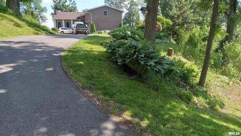 Tiny photo for 7216 VALLEY Drive, Bettendorf, IA 52722 (MLS # QC4269127)