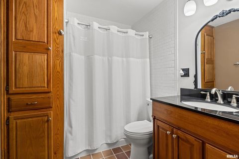 Tiny photo for 7216 VALLEY Drive, Bettendorf, IA 52722 (MLS # QC4269127)