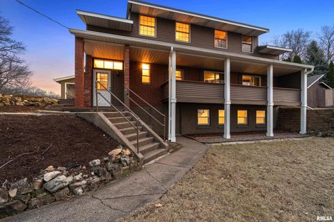 Tiny photo for 7216 VALLEY Drive, Bettendorf, IA 52722 (MLS # QC4269127)