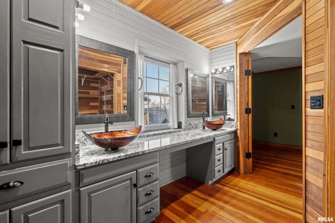 Tiny photo for 7216 VALLEY Drive, Bettendorf, IA 52722 (MLS # QC4269127)